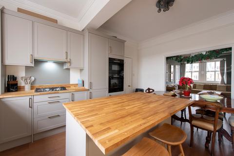 4 bedroom flat for sale, Kensington Court, London, W8