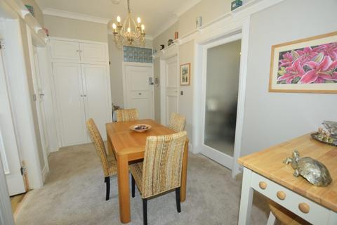 2 bedroom flat for sale, Holbeck Hill, Scarborough YO11