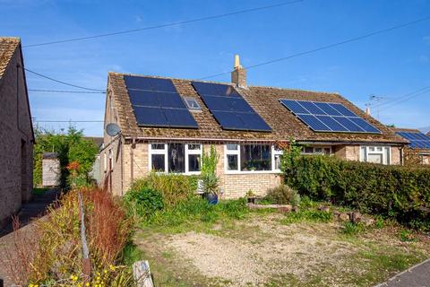 3 bedroom semi-detached bungalow for sale, Bowling Green Close, Bampton OX18