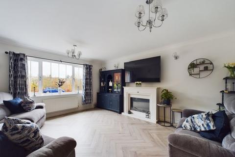 4 Silverwood, Wombourne, Wolverhampton, WV5 8AB