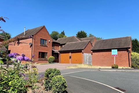 4 Silverwood, Wombourne, Wolverhampton, WV5 8AB