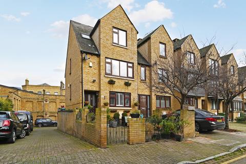 4 bedroom end of terrace house for sale, London E14