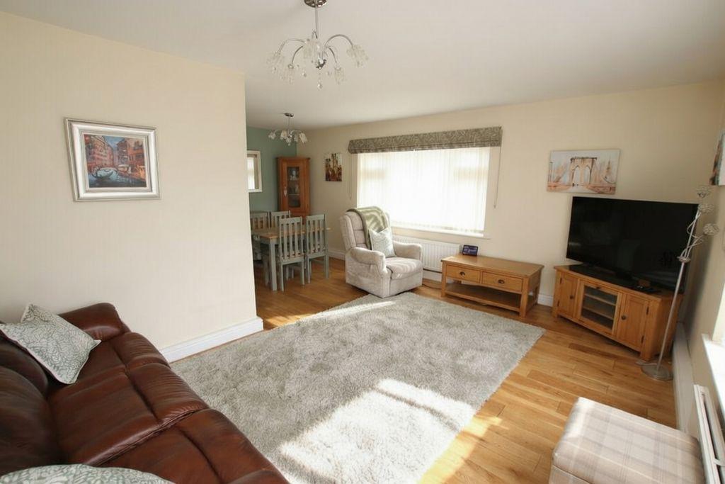 Lounge photo 2
