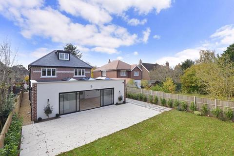 5 bedroom detached house for sale, New Park Road, Cranliegh