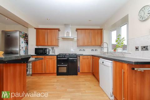 4 bedroom semi-detached house for sale, Western Road, Nazeing