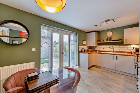 2 Bittern Close, Farndon, Chester, CH3 6RY