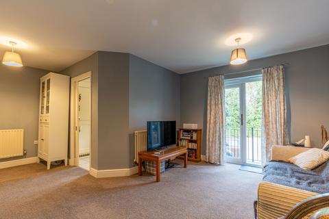 2 bedroom flat for sale, Eastworth Road, Chertsey KT16