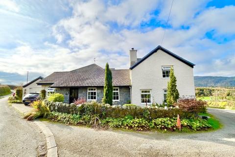 4 bedroom detached house for sale, Maenan, Llanrwst