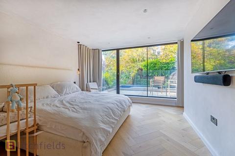 23a Kingsley Place, London, N6 5EA