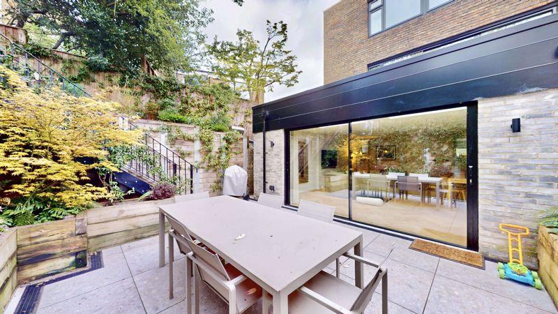 Deck to house 2