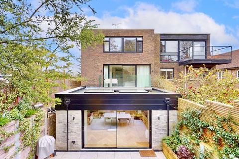 23a Kingsley Place, London, N6 5EA