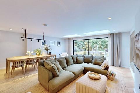 23a Kingsley Place, London, N6 5EA