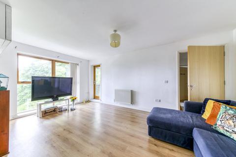 2 bedroom flat for sale, Harry Close, Croydon, CR0