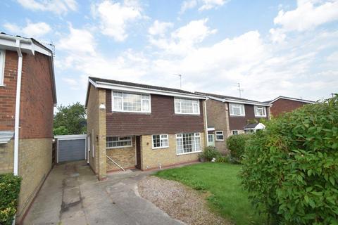 4 bedroom detached house to rent, 19 Aqualate Close