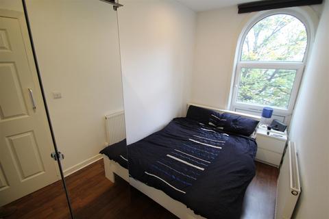 1 bedroom apartment to rent, St Johns Terrace, Hyde Park, Leeds, LS3 1DY