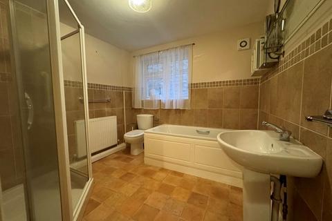 1 bedroom flat to rent, Lower Street, Haslemere