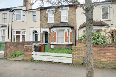 1 bedroom in a house share to rent, South Birbeck Road, Leyton