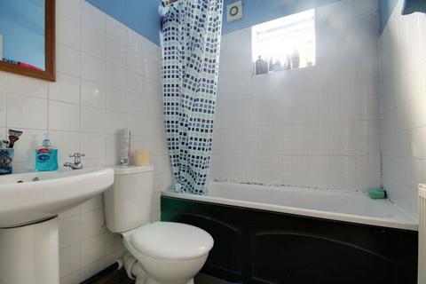 1 bedroom in a house share to rent, South Birbeck Road, Leyton