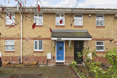 3 bedroom terraced house to rent, Bradymead, Beckton