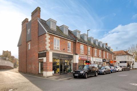 2 bedroom apartment for sale, Bridge Street, Walton-On-Thames