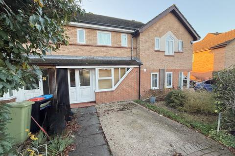 3 bedroom terraced house to rent, Engaine Drive, Shenley Church End