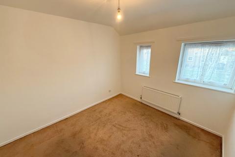 3 bedroom terraced house to rent, Engaine Drive, Shenley Church End