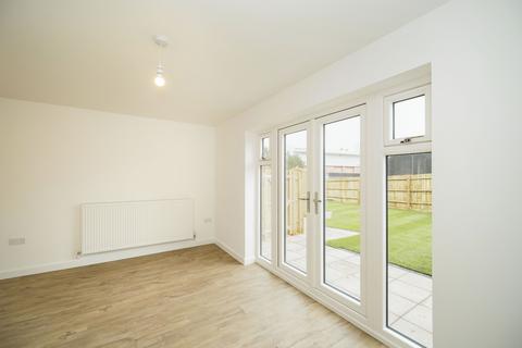 2 bedroom end of terrace house to rent, Wilks Road