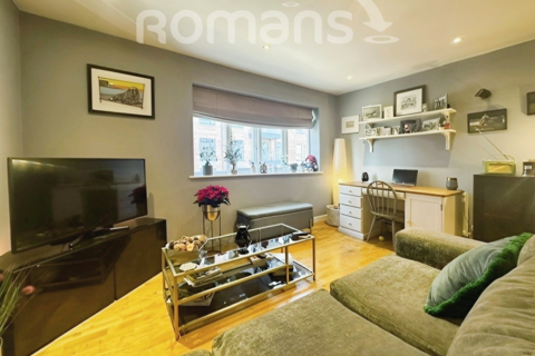 2 bedroom apartment to rent, Crown Lane