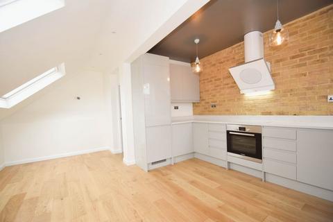 3 bedroom apartment for sale, Robinson Road, London SW17