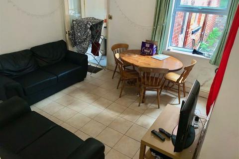 4 bedroom terraced house to rent, Tiverton Road, Selly Oak, Birmingham B29 6DA