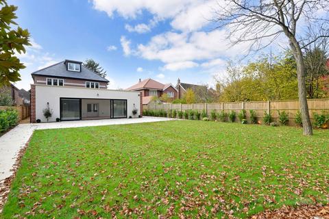 5 bedroom detached house for sale, New Park Road, Cranleigh GU6