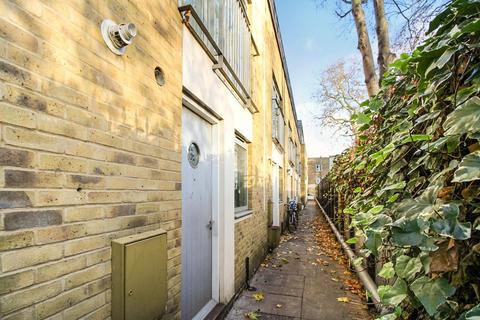 4 bedroom terraced house for sale, St. Dunstan's Mews, E1