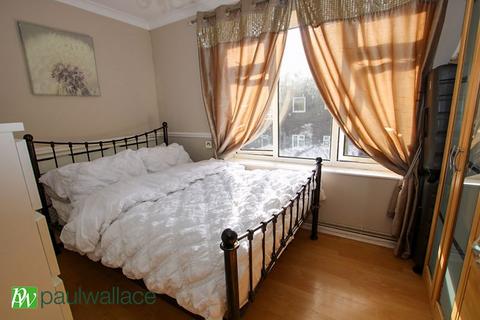 2 bedroom apartment for sale, Landau Way, Turnford