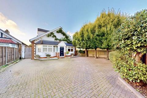 4 bedroom detached bungalow for sale, Pole Hill Road, Uxbridge, UB10