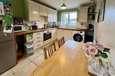 3 bedroom terraced house for sale, Langholm Road, Ashford