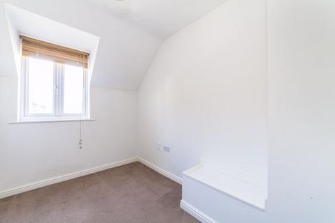 2 bedroom apartment to rent, Gradenia Road, Bromley