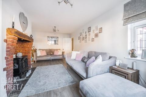 4 bedroom semi-detached house for sale, Spingate Close, Hornchurch, RM12