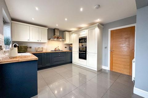 4 bedroom detached house for sale, Buxton Road, Congleton