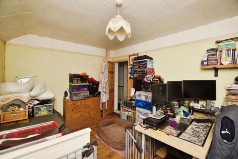3 Figsbury Road, Winterbourne Dauntsey, Salisbury, SP4 6EX