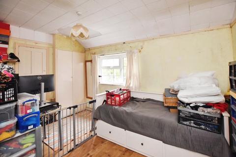 3 Figsbury Road, Winterbourne Dauntsey, Salisbury, SP4 6EX