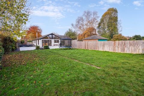 3 bedroom detached bungalow for sale, Worminghall Road, Ickford HP18