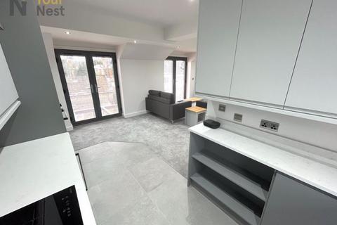 3 bedroom apartment to rent, Apartment 8,  Derwentwater Terrace, Headingley, LS6 3JL