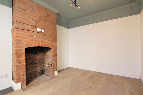 5 bedroom terraced house to rent, Oxford Road, Gloucester GL1