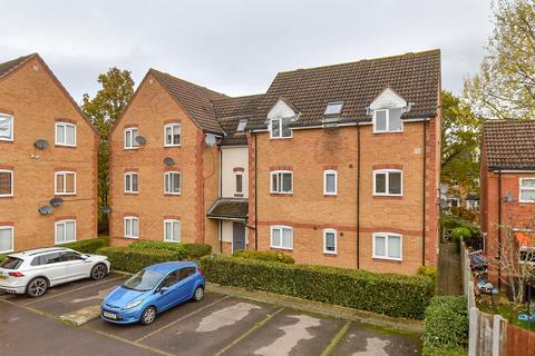 2 bedroom flat for sale, Forest Glade, Langdon Hills, Basildon, Essex