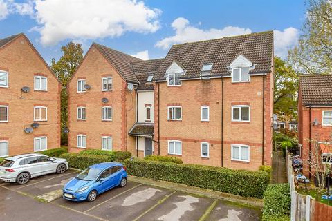 2 bedroom flat for sale, Forest Glade, Langdon Hills, Basildon, Essex