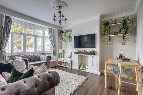 341 Bournemouth Park Road, Southend-on-sea, SS2 5LQ