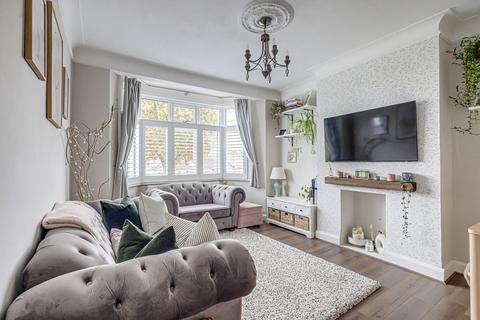 341 Bournemouth Park Road, Southend-on-sea, SS2 5LQ