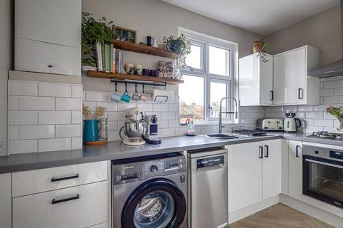 341 Bournemouth Park Road, Southend-on-sea, SS2 5LQ