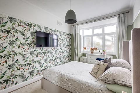 341 Bournemouth Park Road, Southend-on-sea, SS2 5LQ
