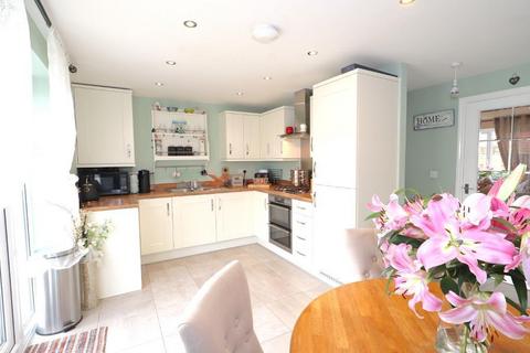 3 bedroom end of terrace house to rent, Stone ST15